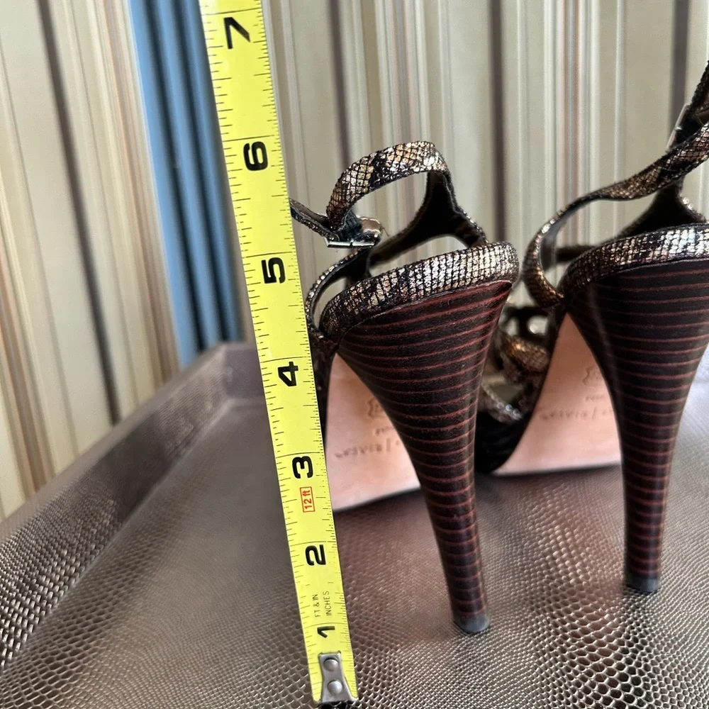 Metallic snake print heels - Picture 5 of 9